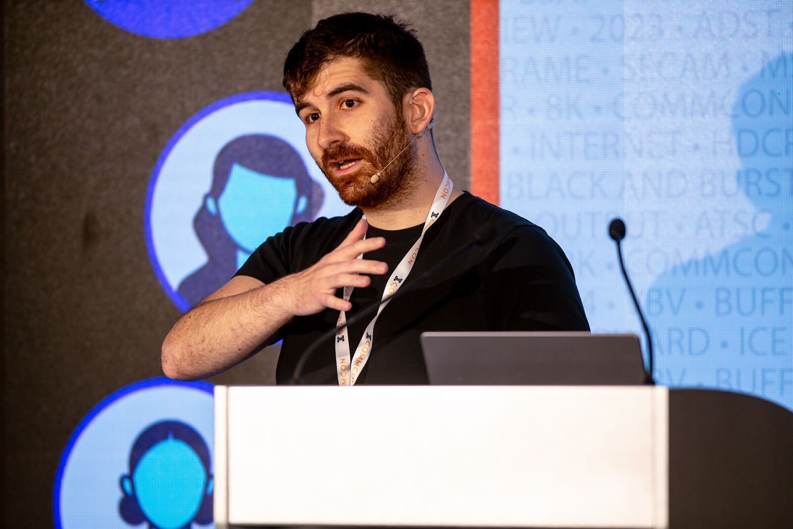 Renan Dincer speaking at CommCon 2023